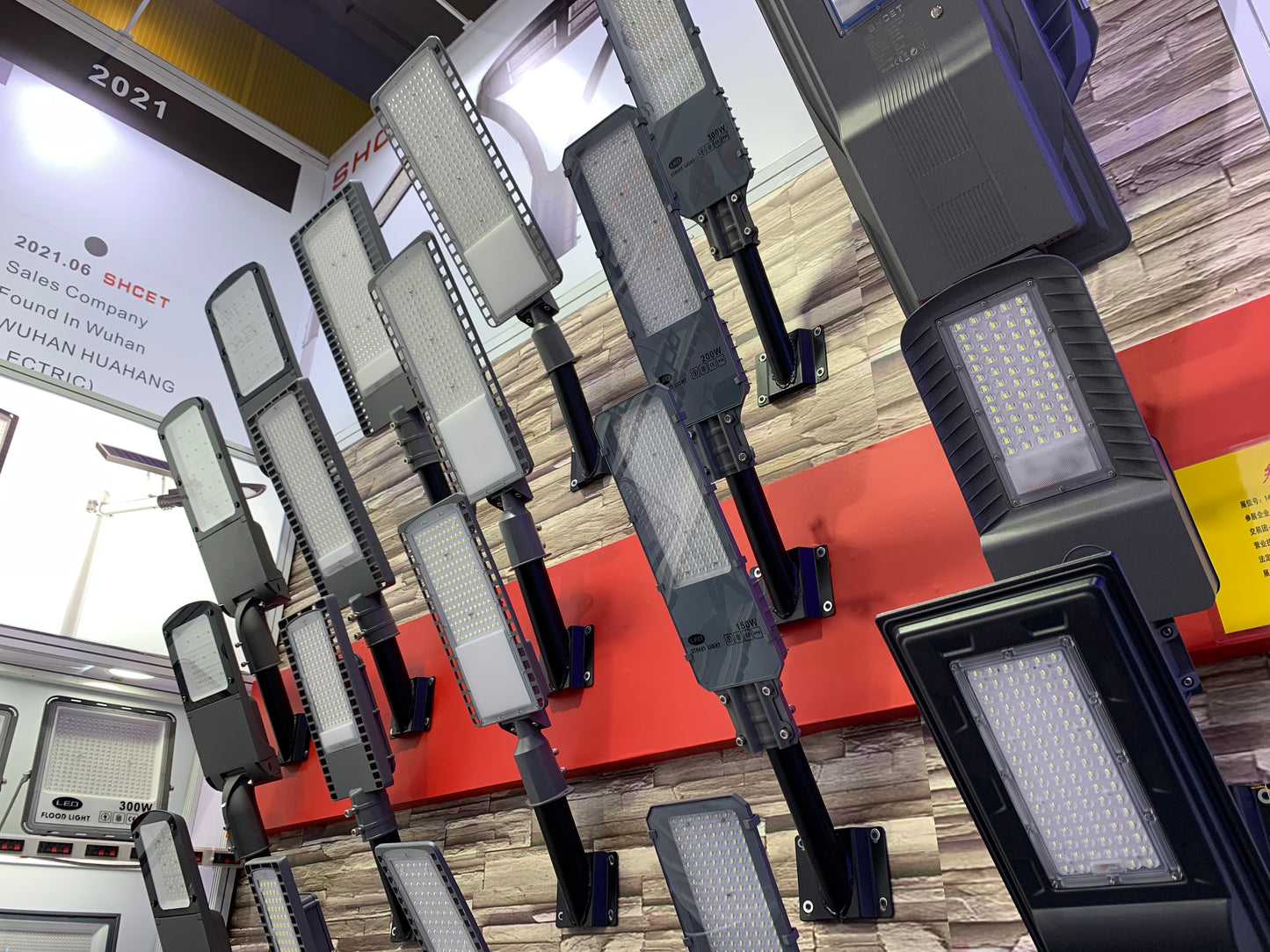 Canton Fair Supplier Contact– Electronics Edition + Pro Shopping Tips (1st Edition)