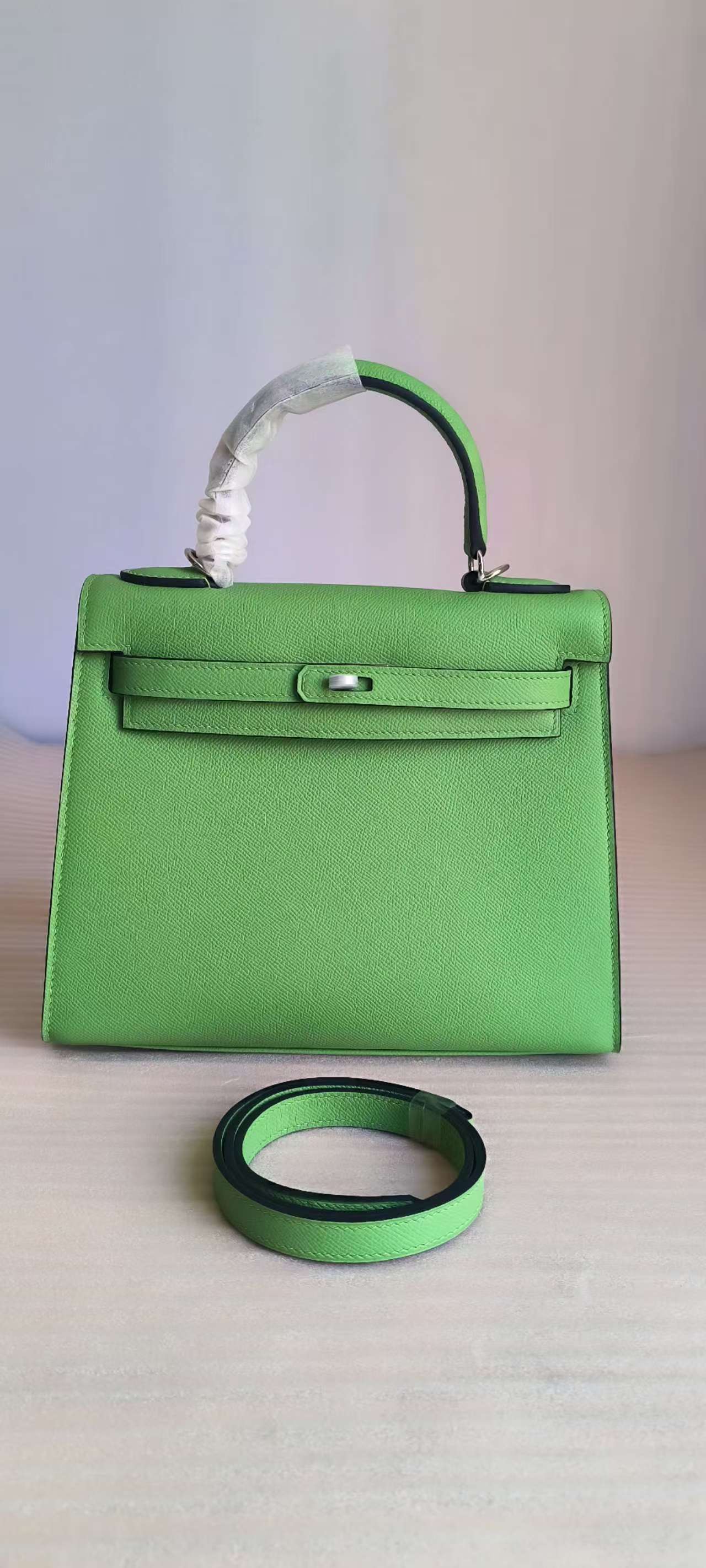 Guangzhou Baiyun Leather Market Supplier Contacts – Handbag Brand Edition | Handbag | Belts| Scarfs| etc