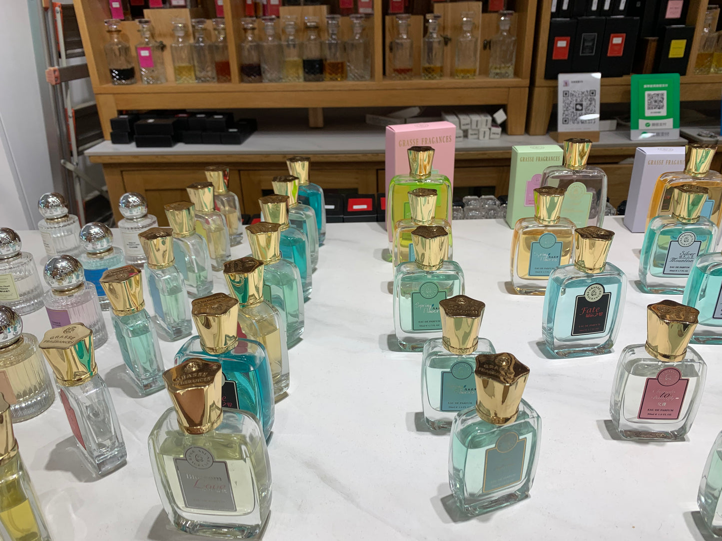 Perfume/Fragrance Verified Guangzhou Supplier contacts. Talk to a Guangzhou wholesale supplier directly | download now