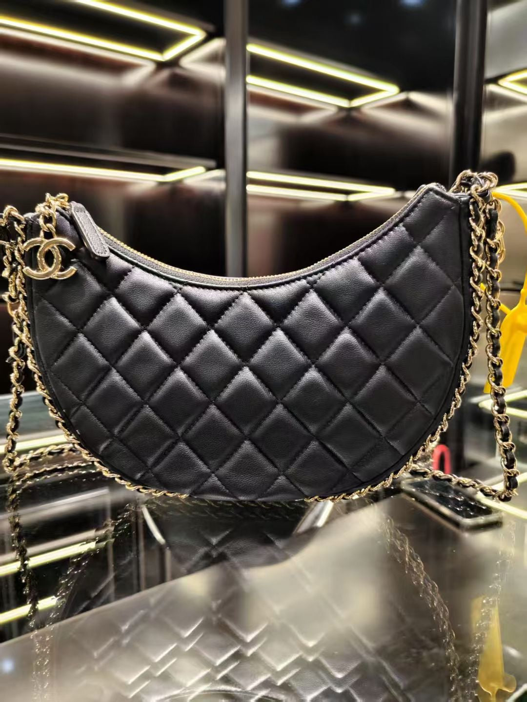 Guangzhou Baiyun Leather Market Supplier Contacts – Handbag Brand Edition | Handbag | Belts| Scarfs| etc