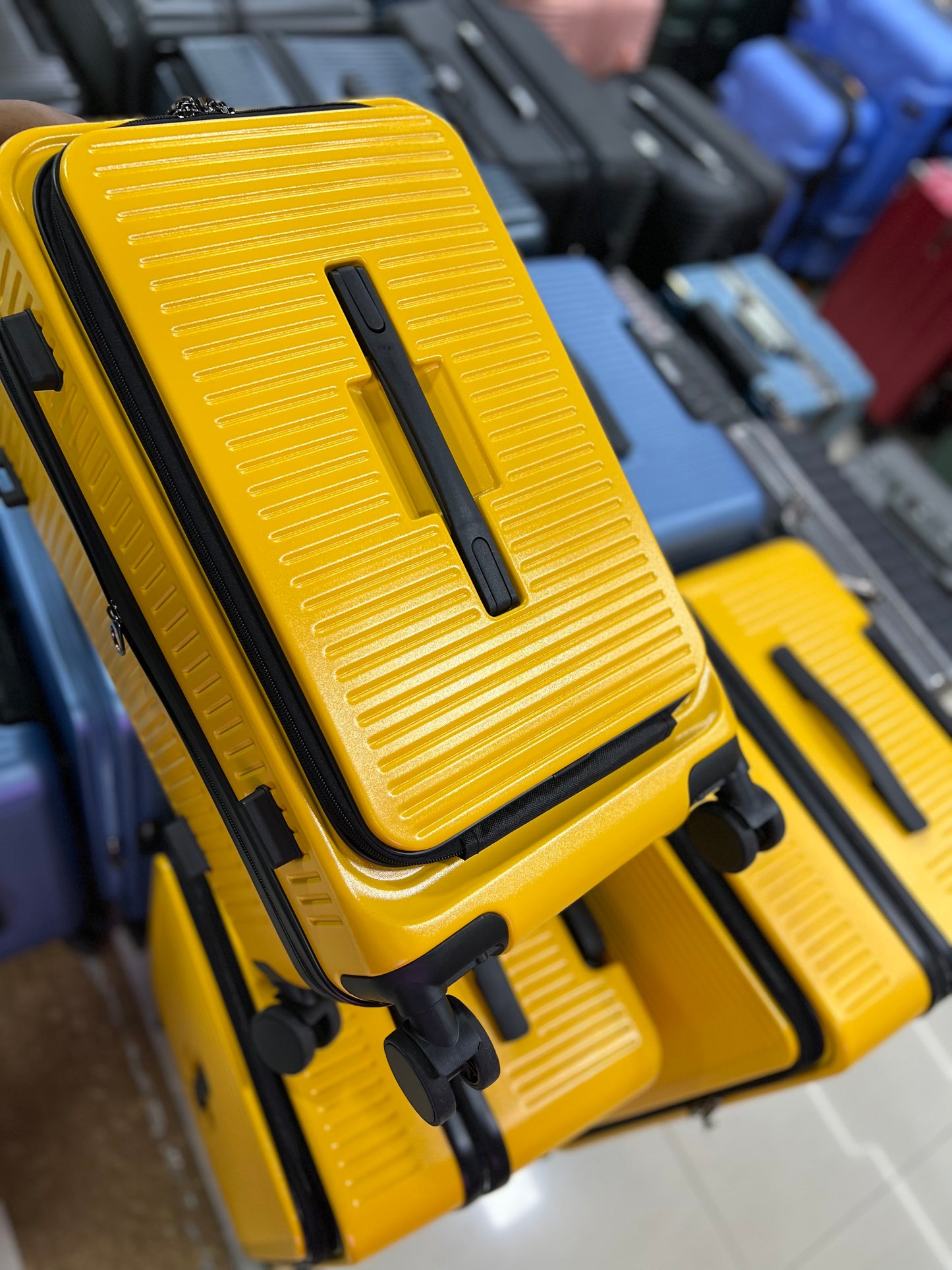 Luggage and travel bags supplier contact